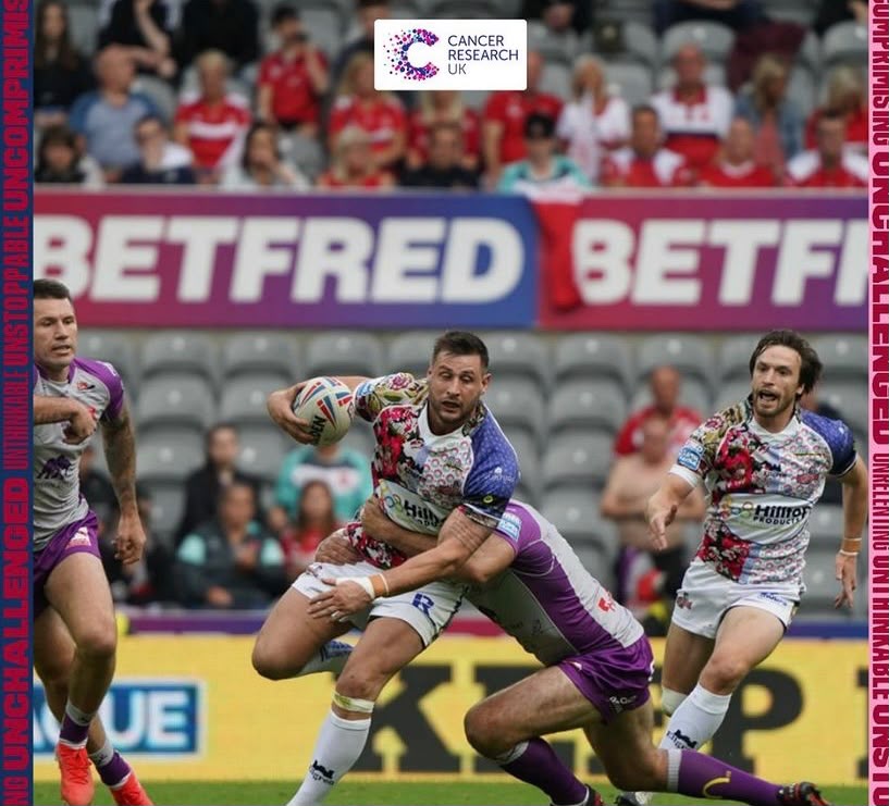 Alex Gerrard carrying the ball at Magic Weekend